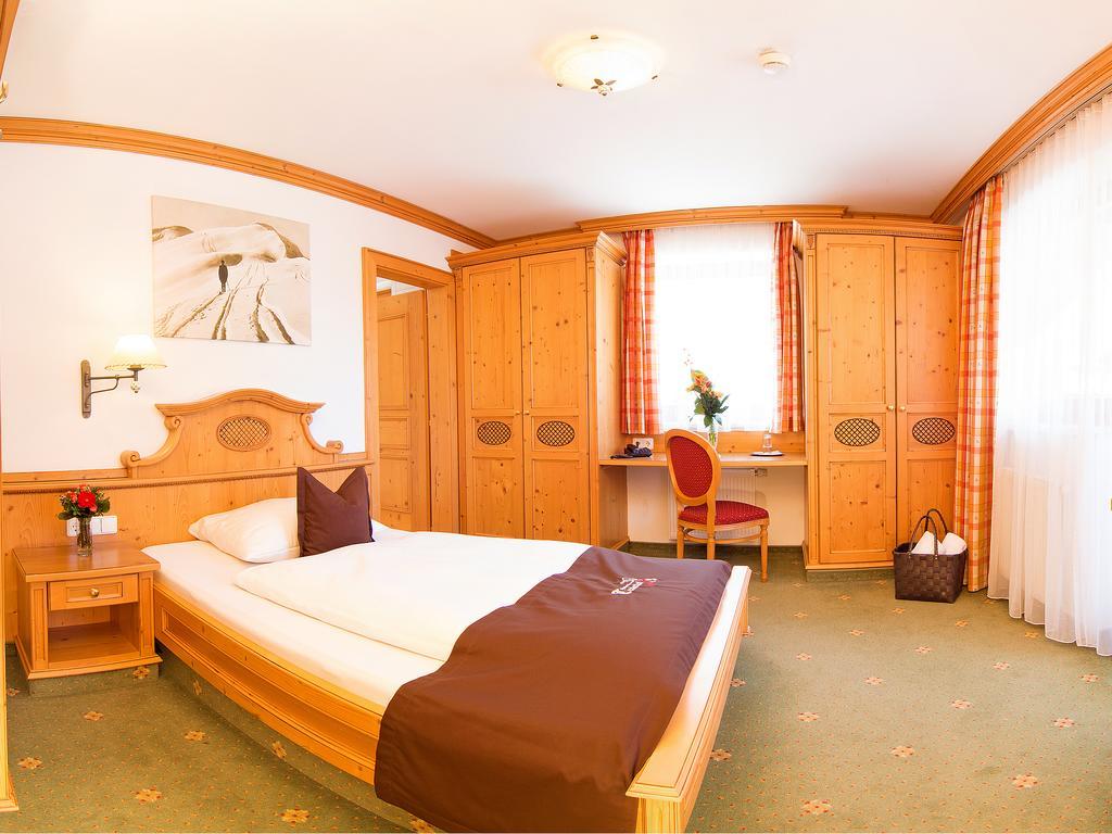Alpenhotel Tirolerhof Нойштіфт-ім-Штубайталь Номер фото