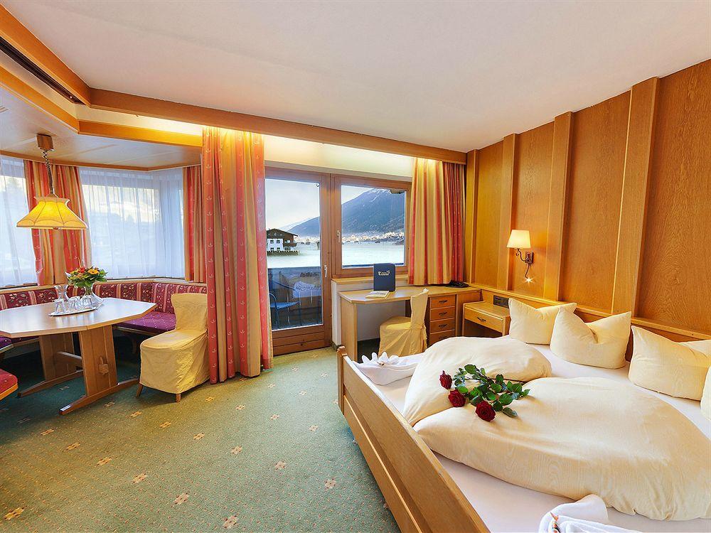Alpenhotel Tirolerhof Нойштіфт-ім-Штубайталь Екстер'єр фото
