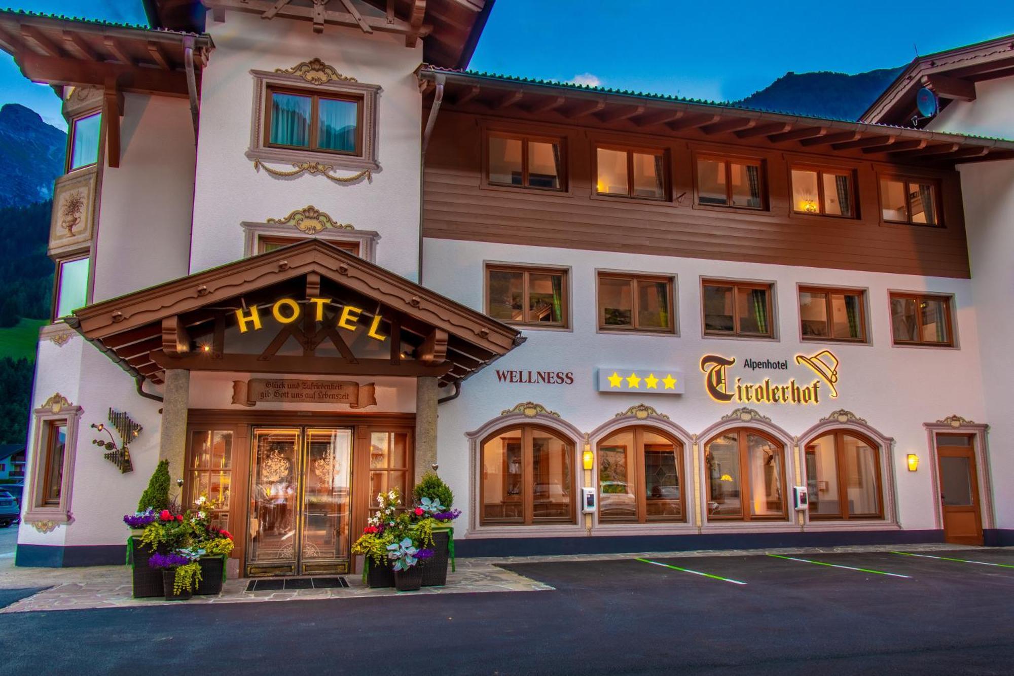 Alpenhotel Tirolerhof Нойштіфт-ім-Штубайталь Екстер'єр фото