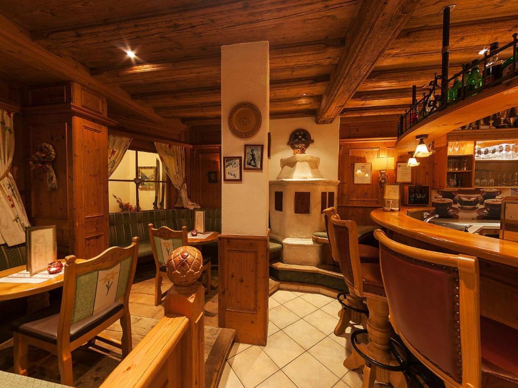 Alpenhotel Tirolerhof Нойштіфт-ім-Штубайталь Екстер'єр фото
