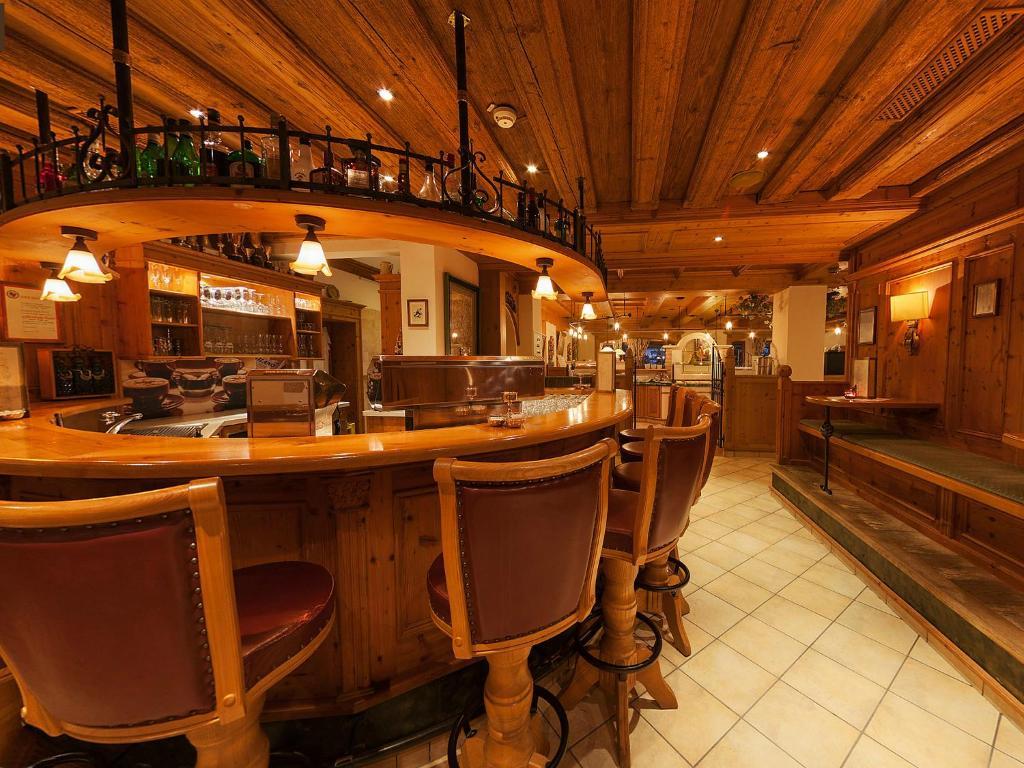 Alpenhotel Tirolerhof Нойштіфт-ім-Штубайталь Екстер'єр фото