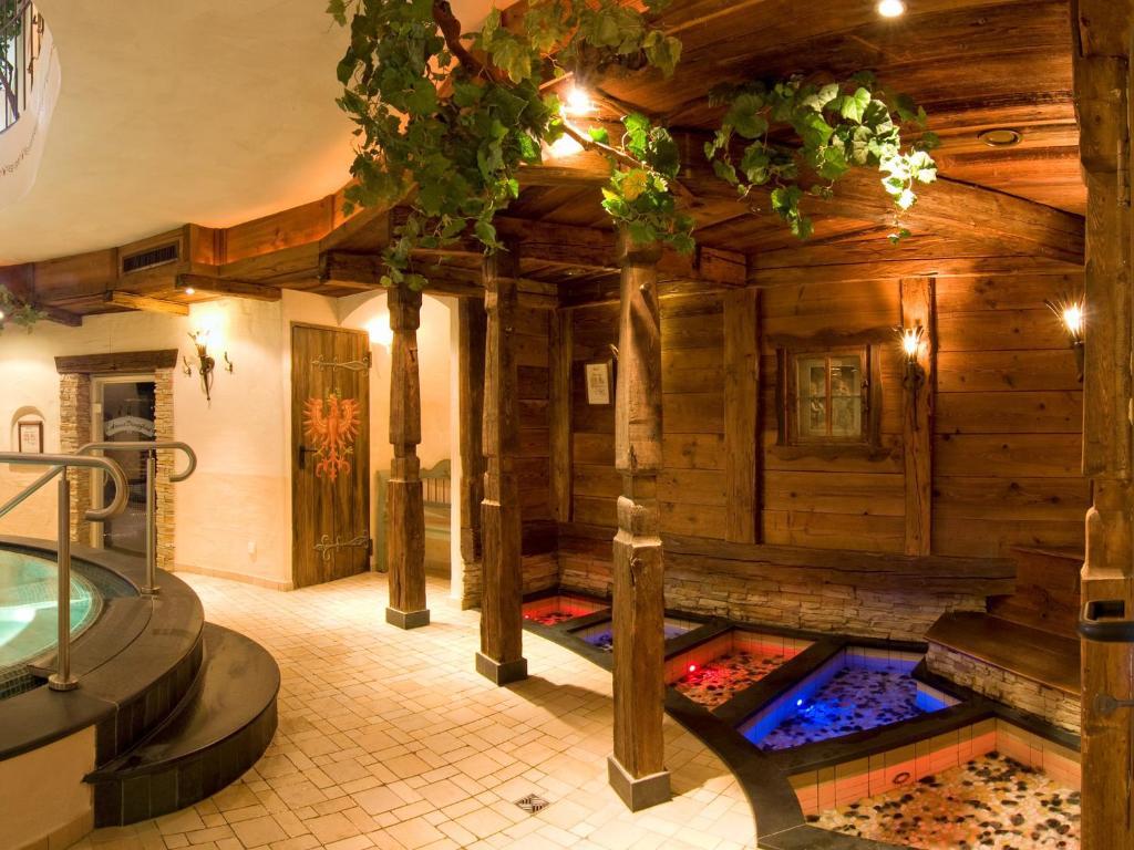 Alpenhotel Tirolerhof Нойштіфт-ім-Штубайталь Екстер'єр фото