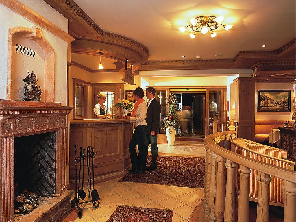 Alpenhotel Tirolerhof Нойштіфт-ім-Штубайталь Екстер'єр фото