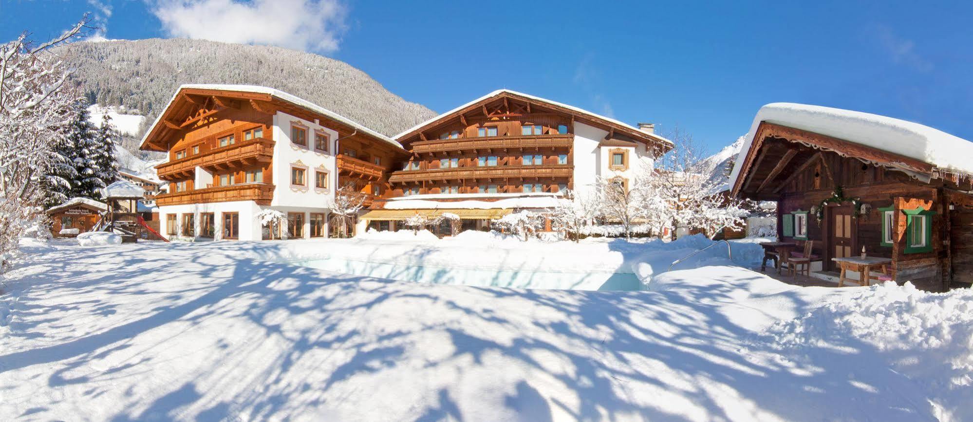 Alpenhotel Tirolerhof Нойштіфт-ім-Штубайталь Екстер'єр фото