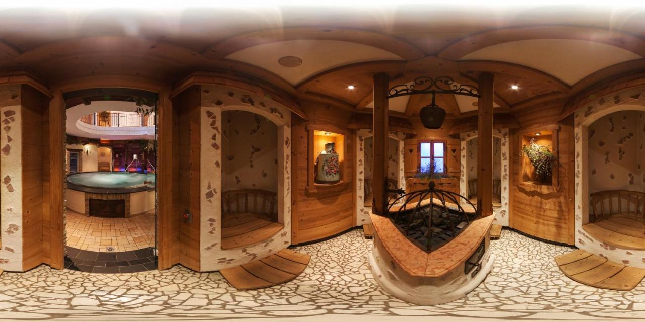 Alpenhotel Tirolerhof Нойштіфт-ім-Штубайталь Екстер'єр фото